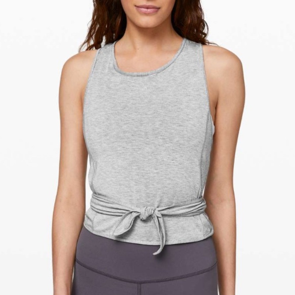 Lululemon turn to tie tank - Picture 2 of 7